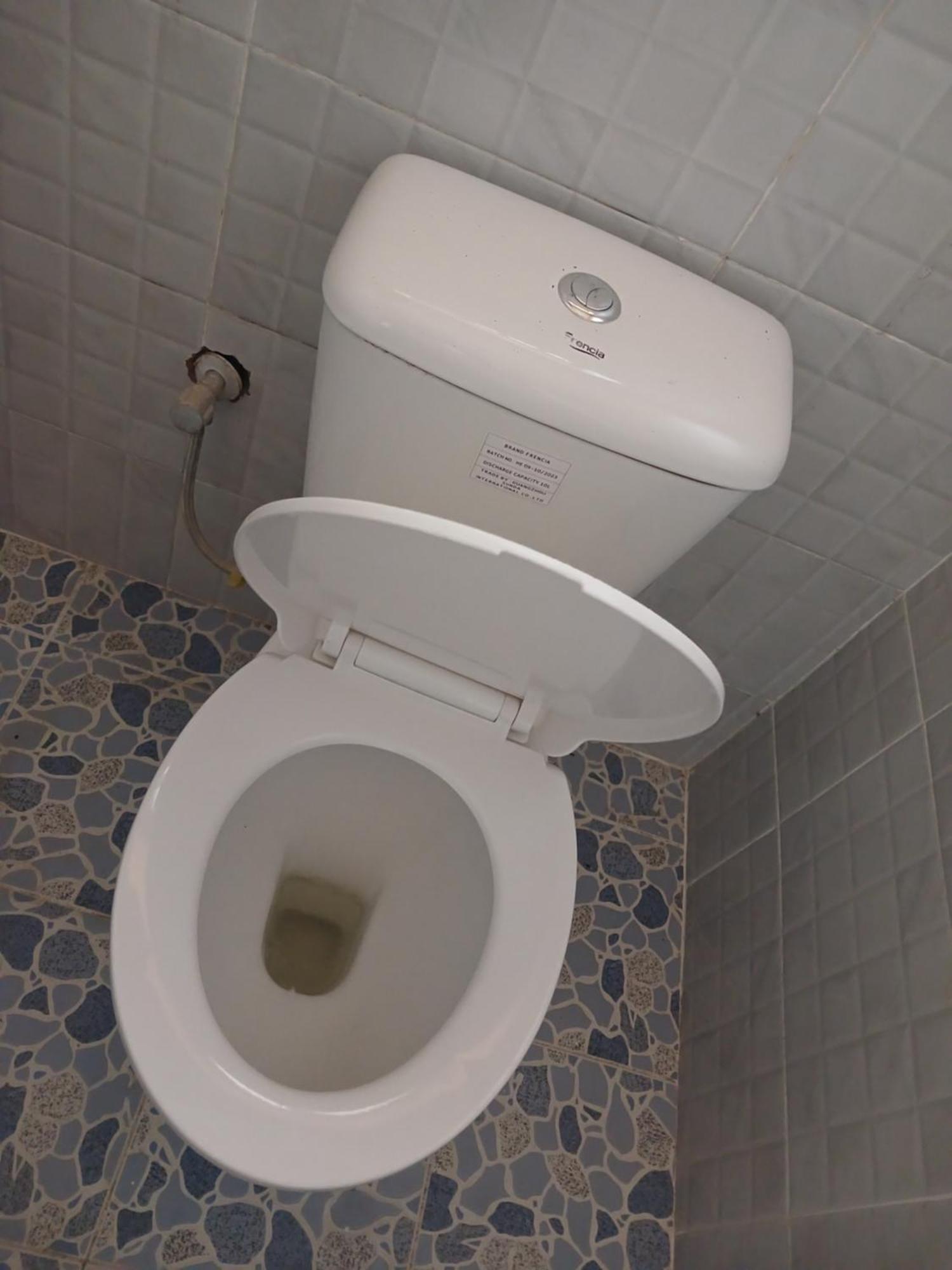 Bedsitter To Let Hotel Кисуму Екстериор снимка